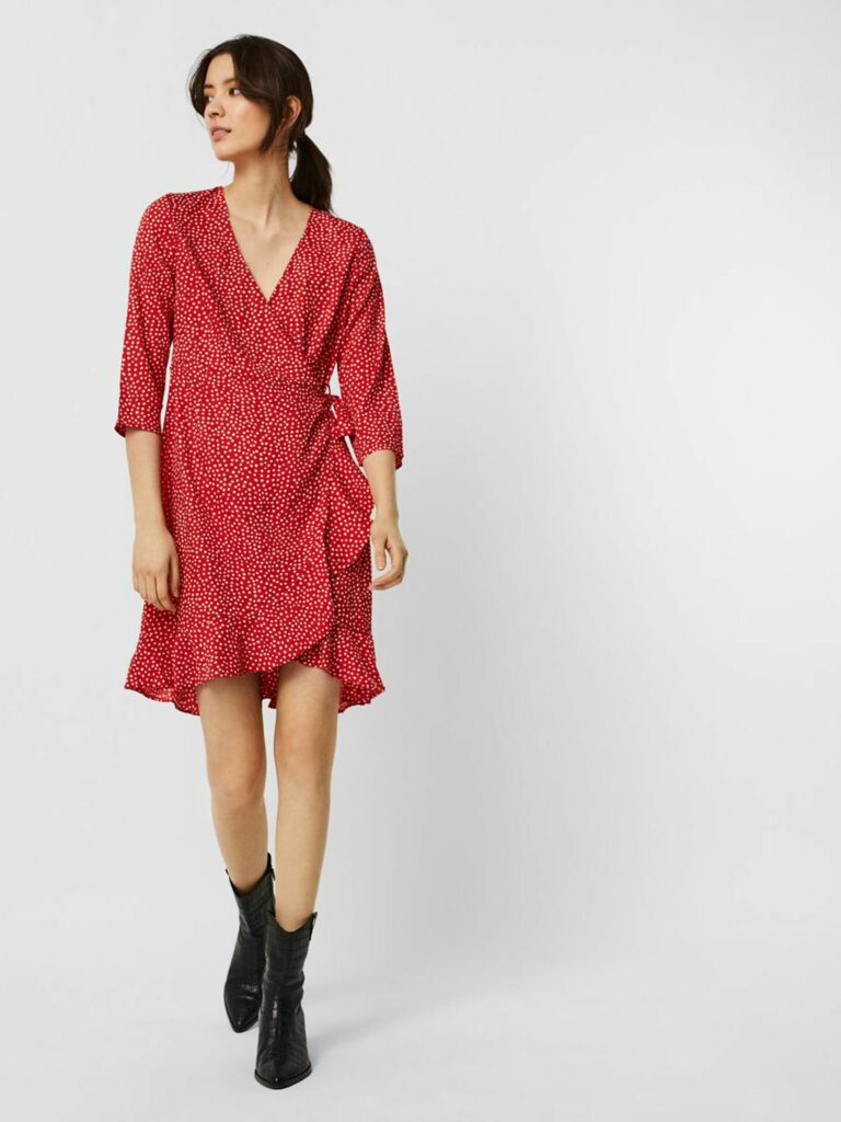 Robe portefeuille imprimé pois, Vero Moda, 34,99€. Robe portefeuille imprimé pois, Vero Moda, 34,99€.