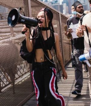 woman_megaphone