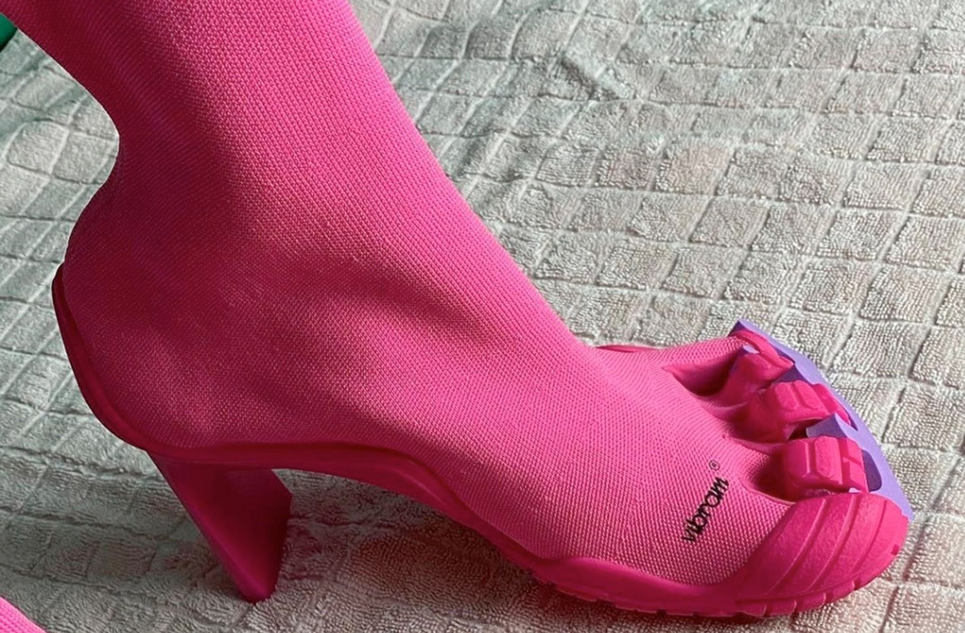 Balenciaga chaussette rose online