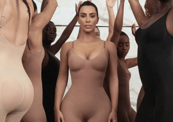 Les sous-vêtements sculptants Skims de Kim Kardashian se déclinent dans plusieurs teintes de nude