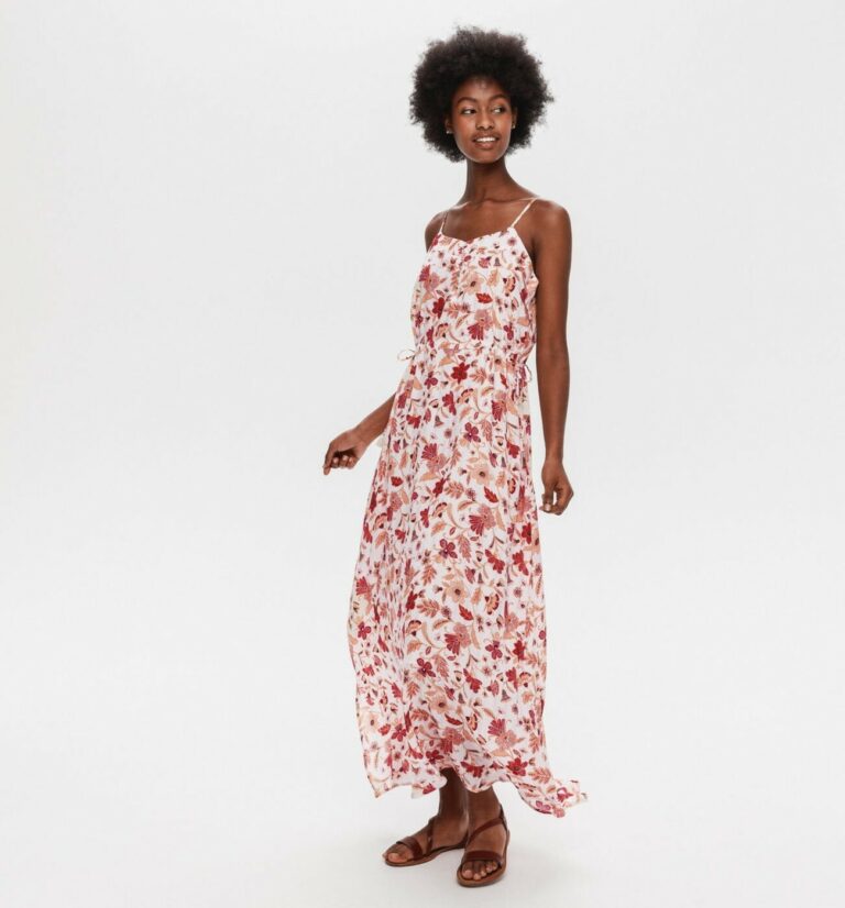 Longue robe en viscose à fines bretelles et imprimé fleuri, Promod, 44,95€. Longue robe en viscose à fines bretelles et imprimé fleuri, Promod, 44,95€.