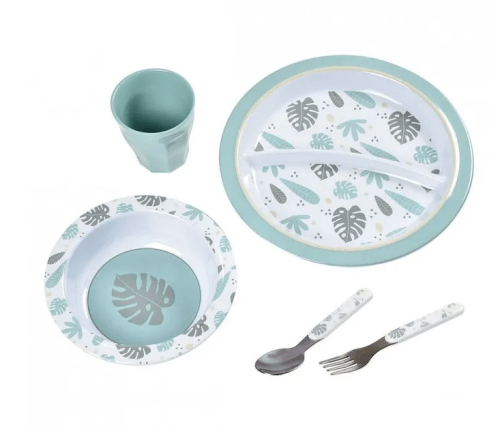 Coffret repas Jungle en mélamine comprenant une assiette avec deux compartiments, un verre, une fourchette, une cuillère et un bavoir - 25,50 € 30,00 €