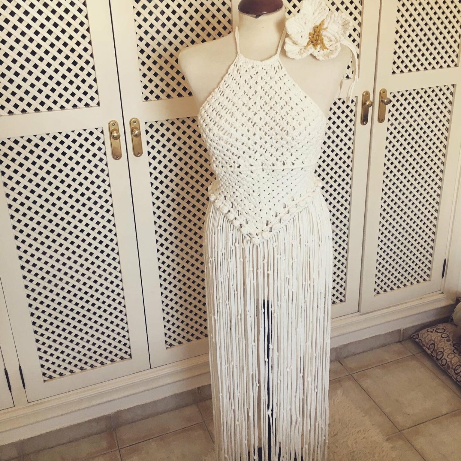Robe en macramé, MacramoonCreaciones, 130€. Robe en macramé, MacramoonCreaciones, 130€.