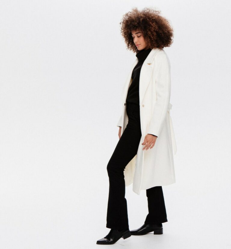 Long manteau en laine mélangée, doublure en polyester recyclée, Promod, 70€ au lieu de 129,95€. Long manteau en laine mélangée, doublure en polyester recyclée, Promod, 70€ au lieu de 129,95€.