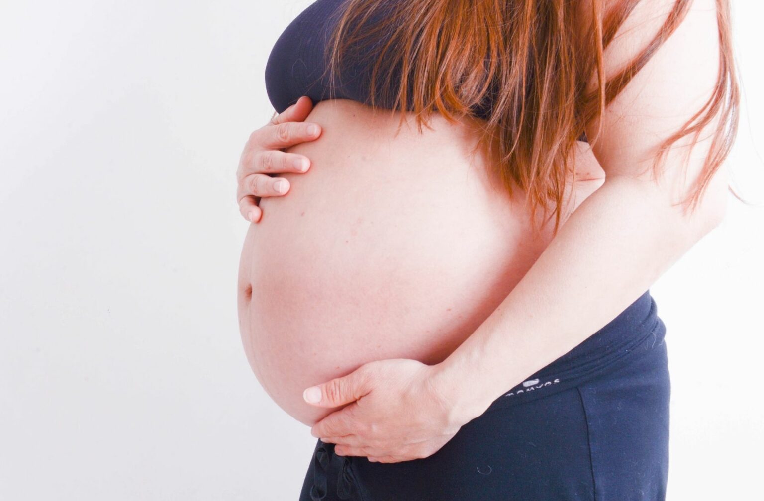 anna-civolani-unsplash femme enceinte anna-civolani-unsplash femme enceinte