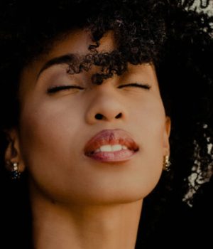 trop-de-produit-sur-les-cheveux trop-de-produit-sur-les-cheveux
