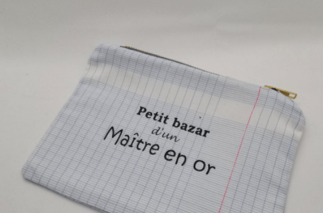 Pochette plate Petit bazar - personnalisable - Etsy - 9,90 € Pochette plate Petit bazar - personnalisable - Etsy - 9,90 €