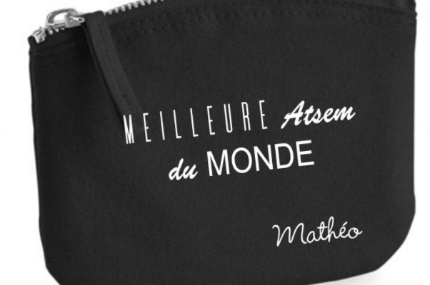 Trousse cadeau personnalisable - quatre coloris au choix - Etsy - 11,00 € Trousse cadeau personnalisable - quatre coloris au choix - Etsy - 11,00 €