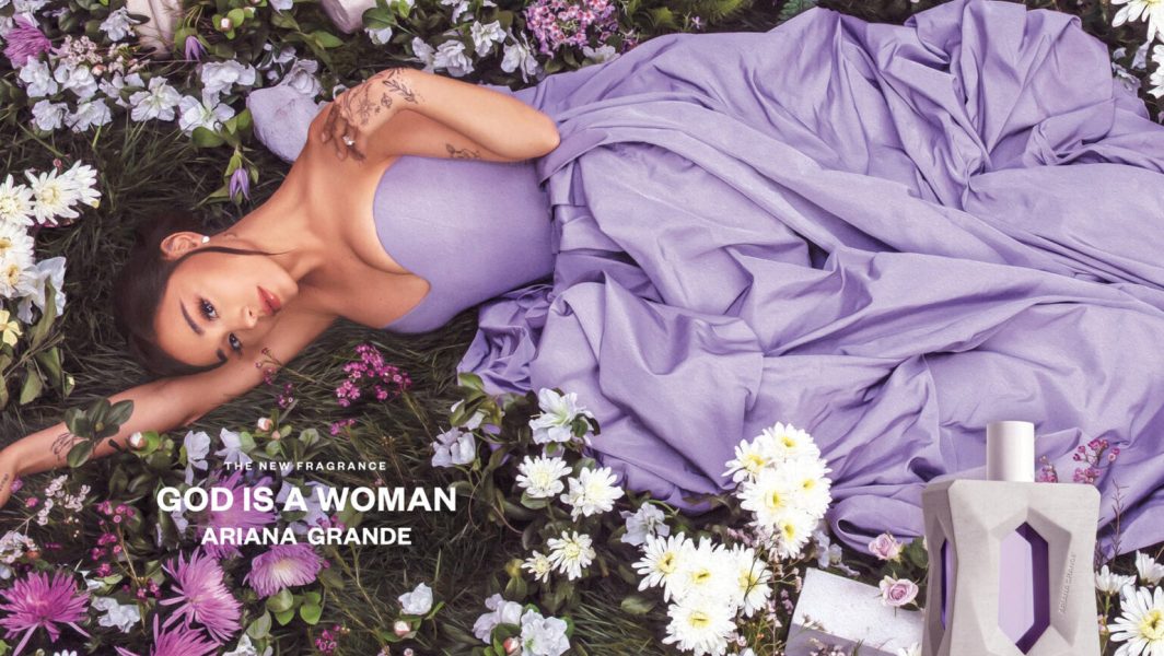 ariana-grande-sort-le-parfum-god-is-a-woman