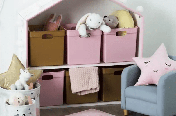Meuble étagère à deux niveaux en forme de petite maison - 83€40 106,50 € Meuble étagère à deux niveaux en forme de petite maison - 83€40 106,50 €