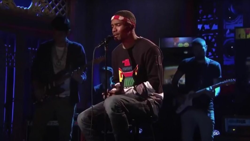 Frank-Ocean-sur-le-plateau-de-SNL