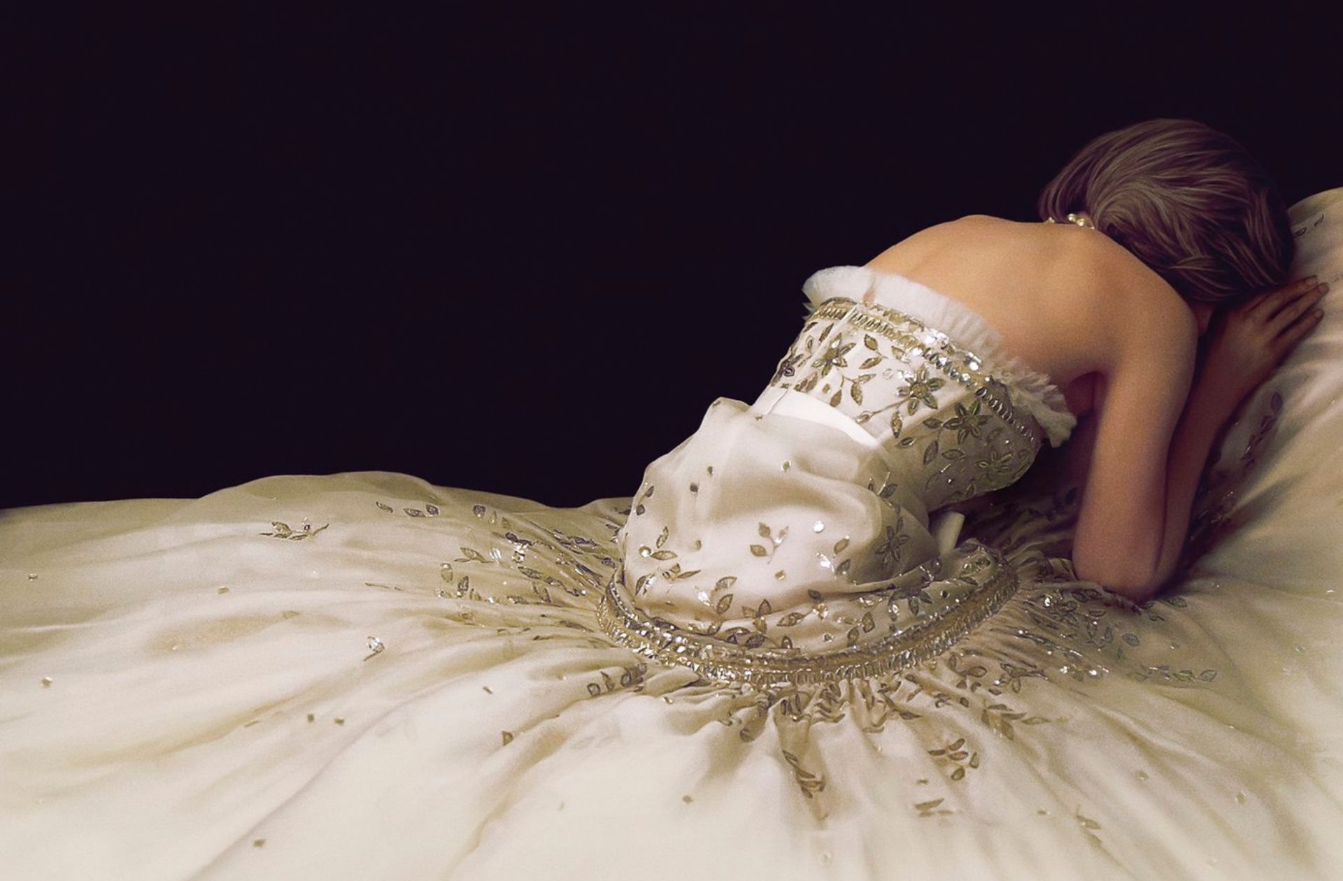 Kristen Stewart en Lady Di sur la première affiche du film Spencer pour la Mostra de Venise