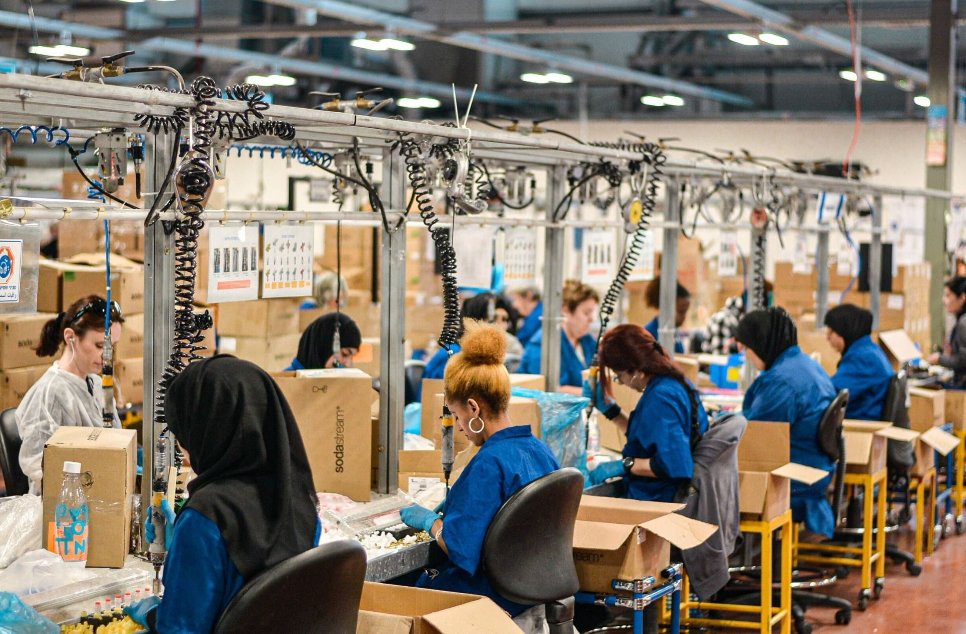 Les-géants-de-la-fast-fashion-renouvellent-leur-volonté-de-protéger-les-travailleuses-textile-au-Bangladesh