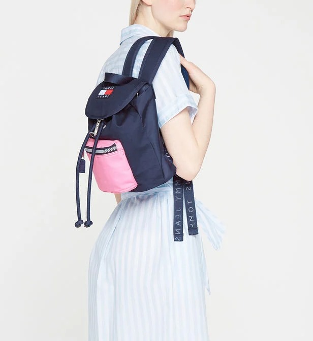 Sac-à-dos-à-poche-avant-contrastante-en-polyester-et-polyester-recyclé-Tommy-Hilfiger-4995E