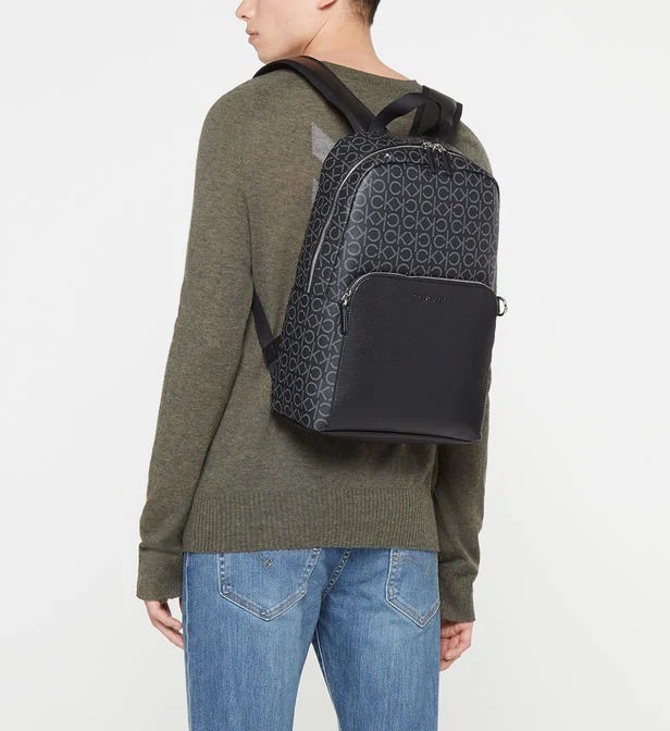 Sac-à-dos-en-polyester-monogrammé-et-effet-grainé-Calvin-Klein-8495E