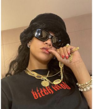rihanna-manucure-flemmes rihanna-manucure-flemmes