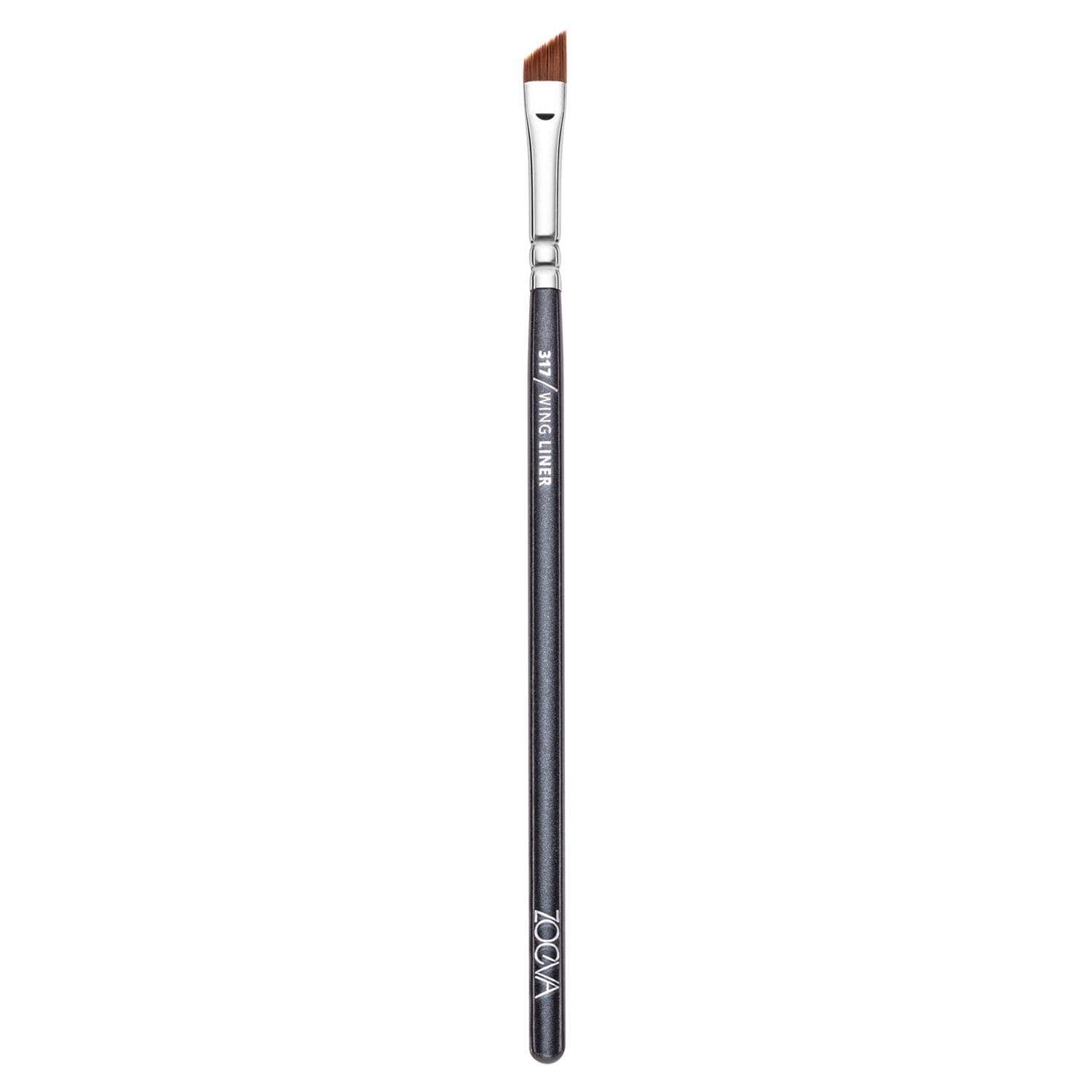 Le kitten-eye liner devient l’une des principales tendances beauté de cet automne