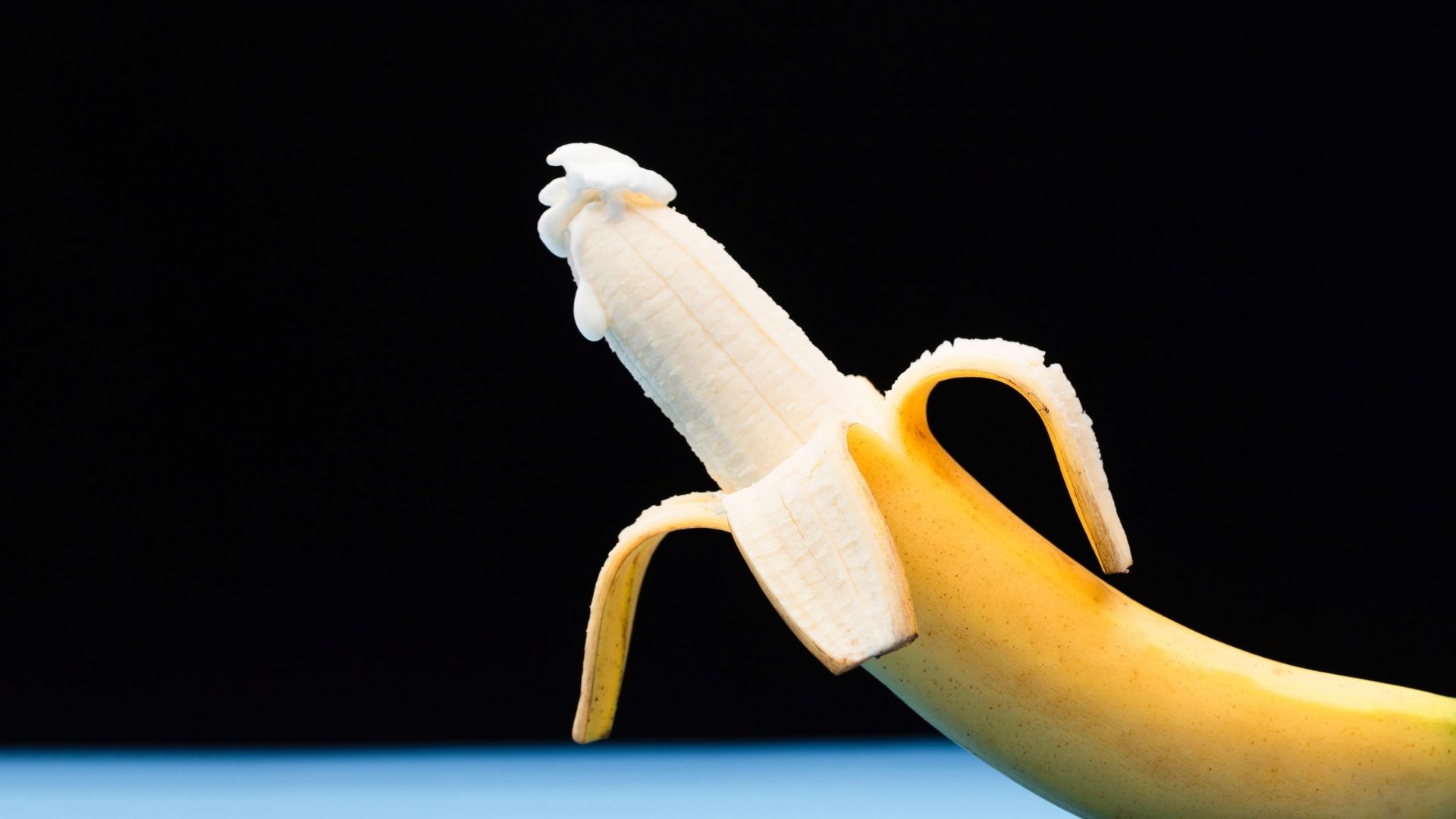 Banane – éjaculation – homme – agression