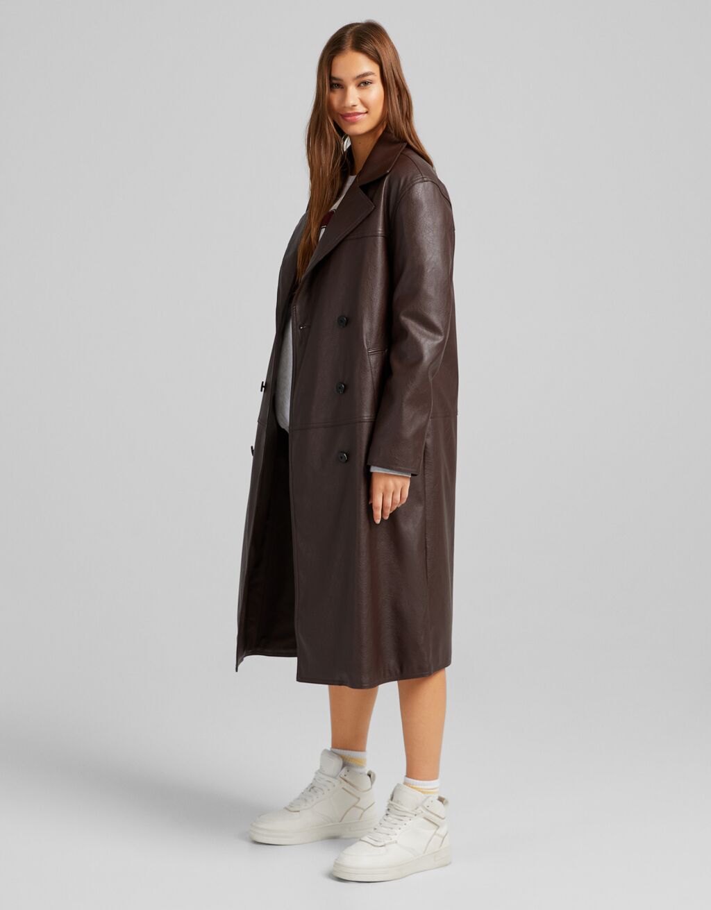 Trench-en-similicuir-Bershka