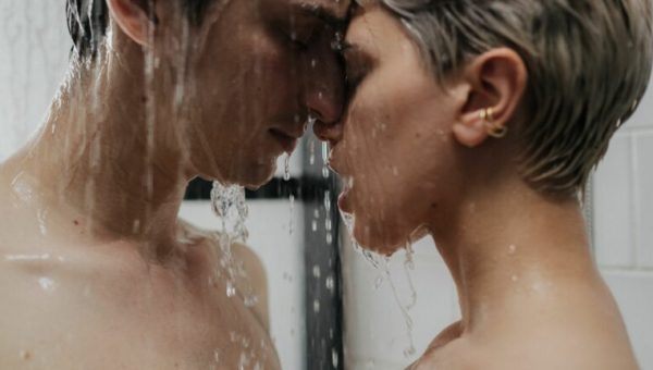 Couple – homme – femme – douche