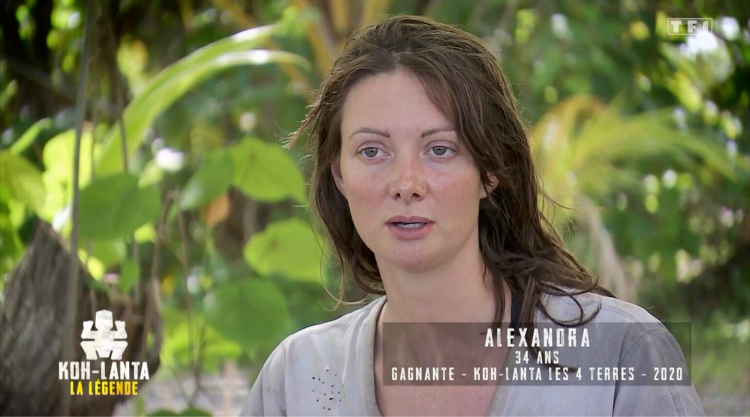 Alexandra, candidate de Koh Lanta : La Légende, en confessionnal Alexandra, candidate de Koh Lanta : La Légende, en confessionnal