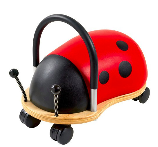 Chameau à bascule, petit piano… les meilleurs cadeaux pour les « un an » d’un bébé