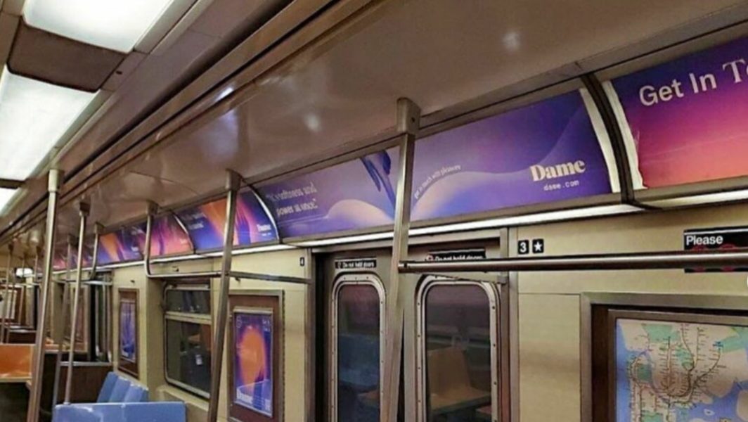 Campagne publicitaire de la marque Dame dans le métro new-yorkais