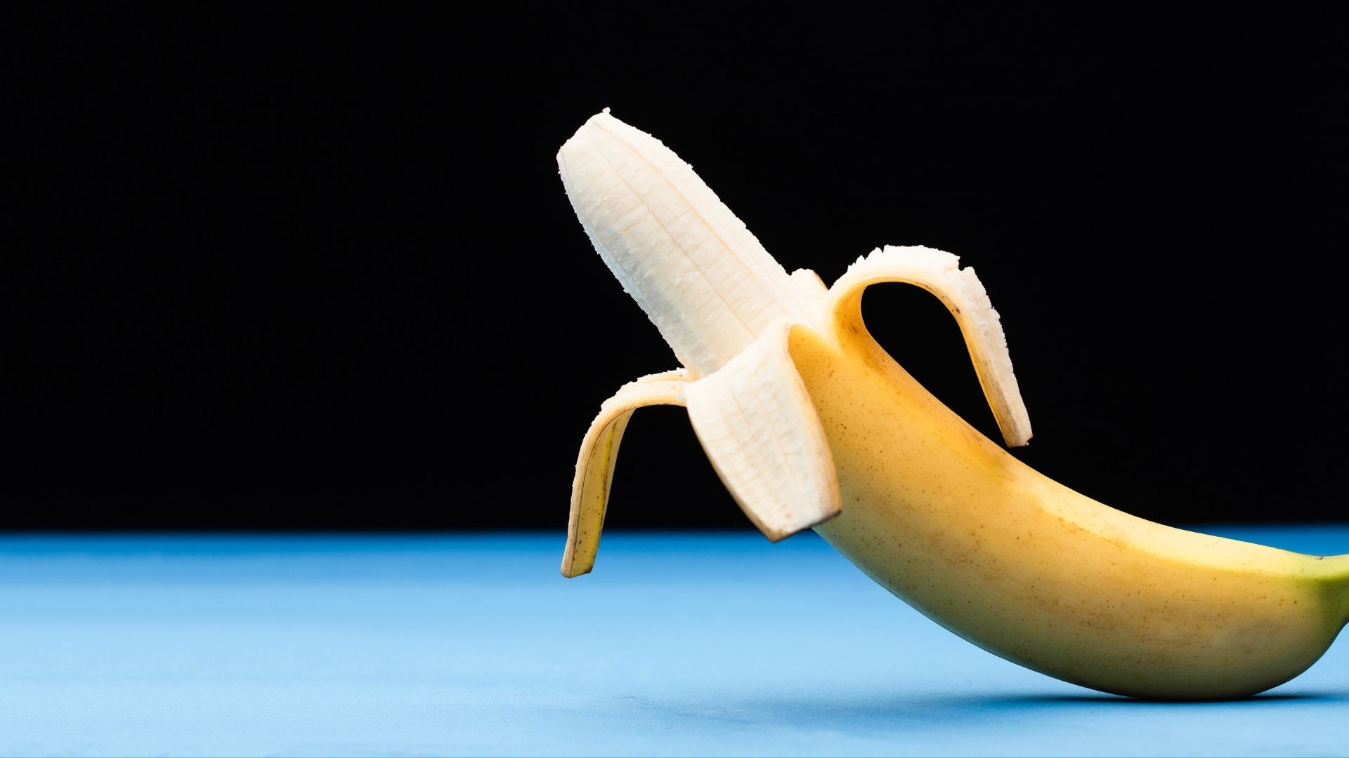Banane épluchée.