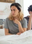 Couple en crise dans le lit