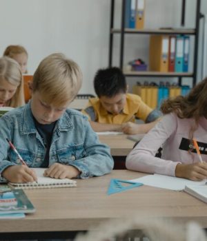 pexels-tima-miroshnichenko-enfants-salle-de-classe