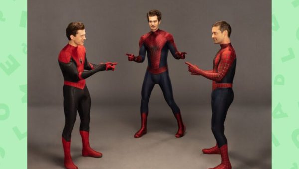 Tom-Holland-balance-un-Spider-Man-portait-un-faux-bouli-rebondi-sous-son-costume-moulant