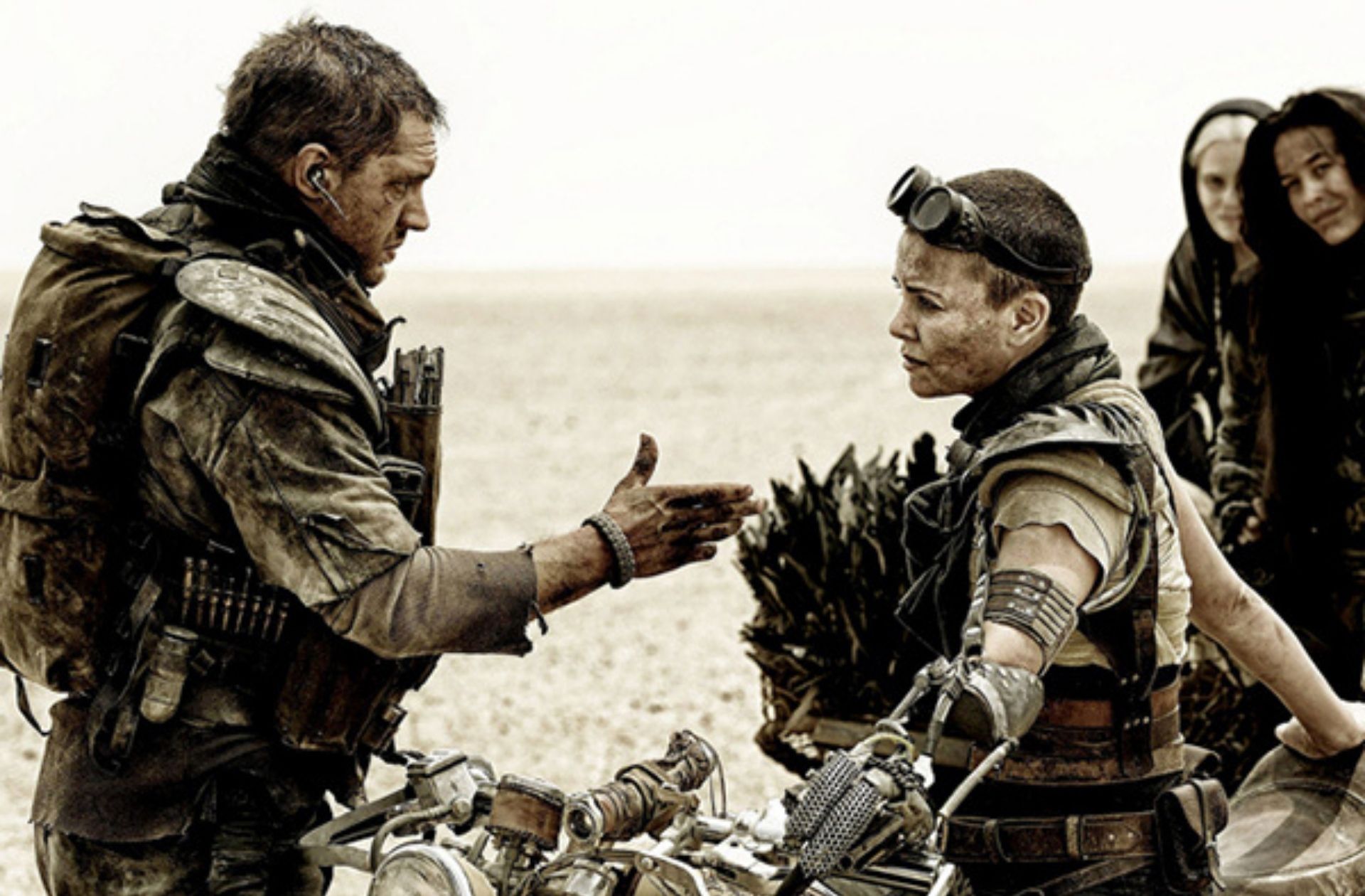 charlize-theron-tom-hardy-maad-max-fury-road