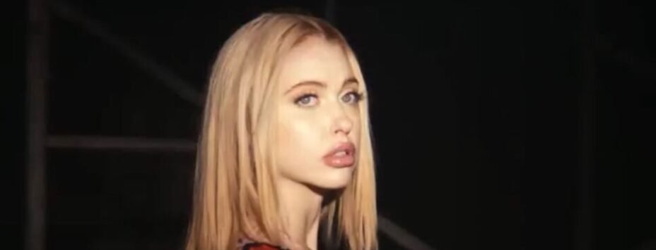chloe-cherry-1-e1643390887456 chloe-cherry-1-e1643390887456