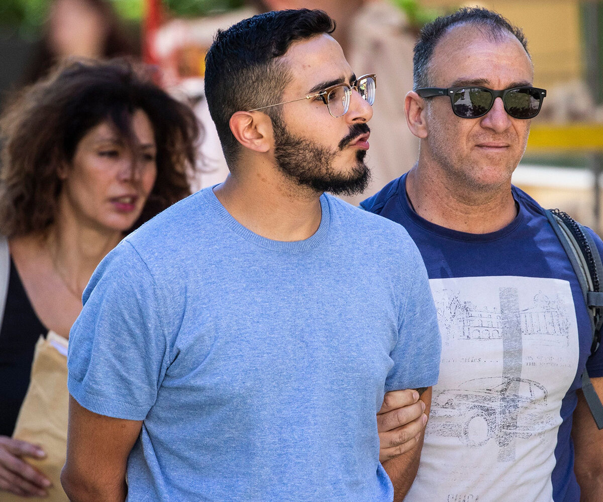 Mandatory Credit: Photo by TORE KRISTIANSEN/VG/EPA-EFE/Shutterstock (10326205c)
Tinder swindler Simon Leviev (L) is expelled from the city of Athens, Greece, 01 July 2019 (issued 02 July 2019). According to media reports, Israeli Shimon Hayut, who falsely presented himself on dating app Tinder as the son of billionaire Lev Leviev, was arrested in Greece during a joint operation between Interpol and Israel Police over the alleged defrauding of several Scandinavian women.
Israeli man arrested in Greece over alleged defrauding of Scandinavian women using dating app Tinder, Athens - 01 Jul 2019 Mandatory Credit: Photo by TORE KRISTIANSEN/VG/EPA-EFE/Shutterstock (10326205c)
Tinder swindler Simon Leviev (L) is expelled from the city of Athens, Greece, 01 July 2019 (issued 02 July 2019). According to media reports, Israeli Shimon Hayut, who falsely presented himself on dating app Tinder as the son of billionaire Lev Leviev, was arrested in Greece during a joint operation between Interpol and Israel Police over the alleged defrauding of several Scandinavian women.
Israeli man arrested in Greece over alleged defrauding of Scandinavian women using dating app Tinder, Athens - 01 Jul 2019