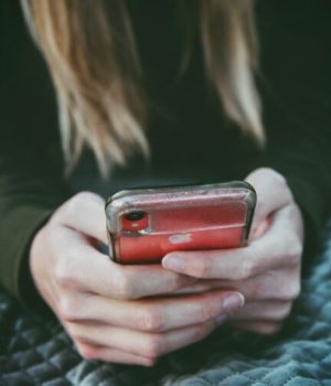 tim-mossholder-unsplash-cyberharcelement tim-mossholder-unsplash-cyberharcelement