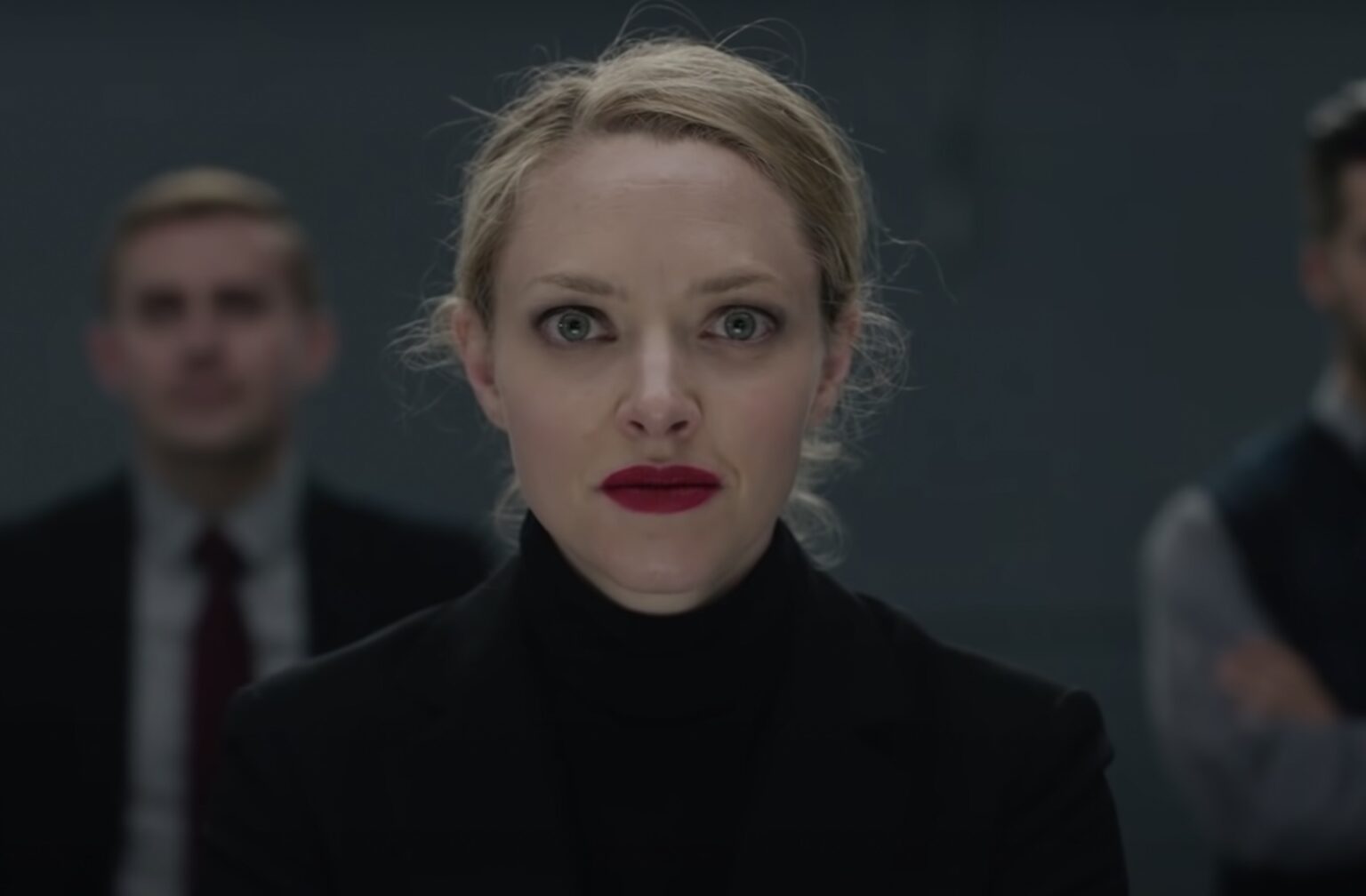 Amanda Seyfried joue Elizabeth Holmes dans The Dropout Amanda Seyfried joue Elizabeth Holmes dans The Dropout