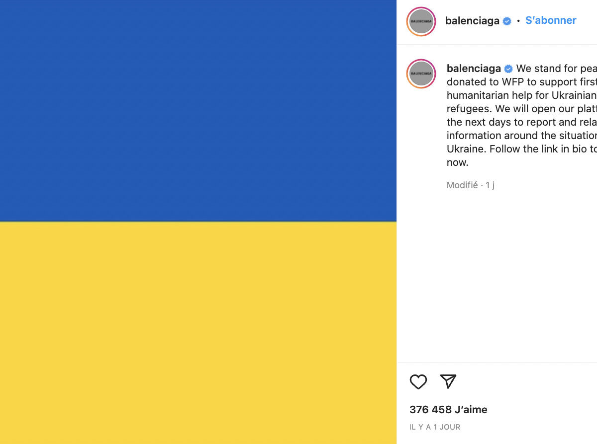 Capture d'écran Instagram datée du 2 mars 2022 de Balenciaga qui appelle à donner au PAM. Capture d'écran Instagram datée du 2 mars 2022 de Balenciaga qui appelle à donner au PAM.