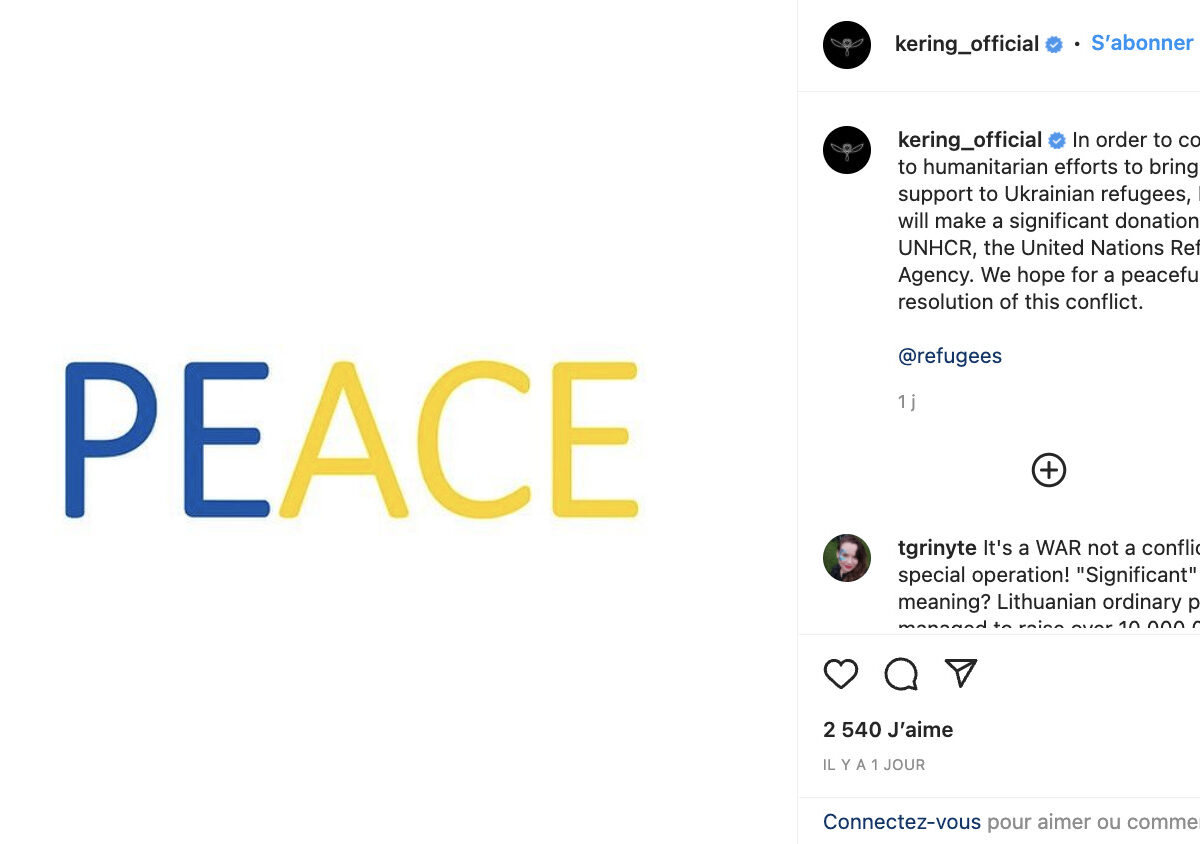 Capture d'écran Instagram datée du 2 mars 2022 de Kering qui déclare donné à l'UNHCR. Capture d'écran Instagram datée du 2 mars 2022 de Kering qui déclare donné à l'UNHCR.