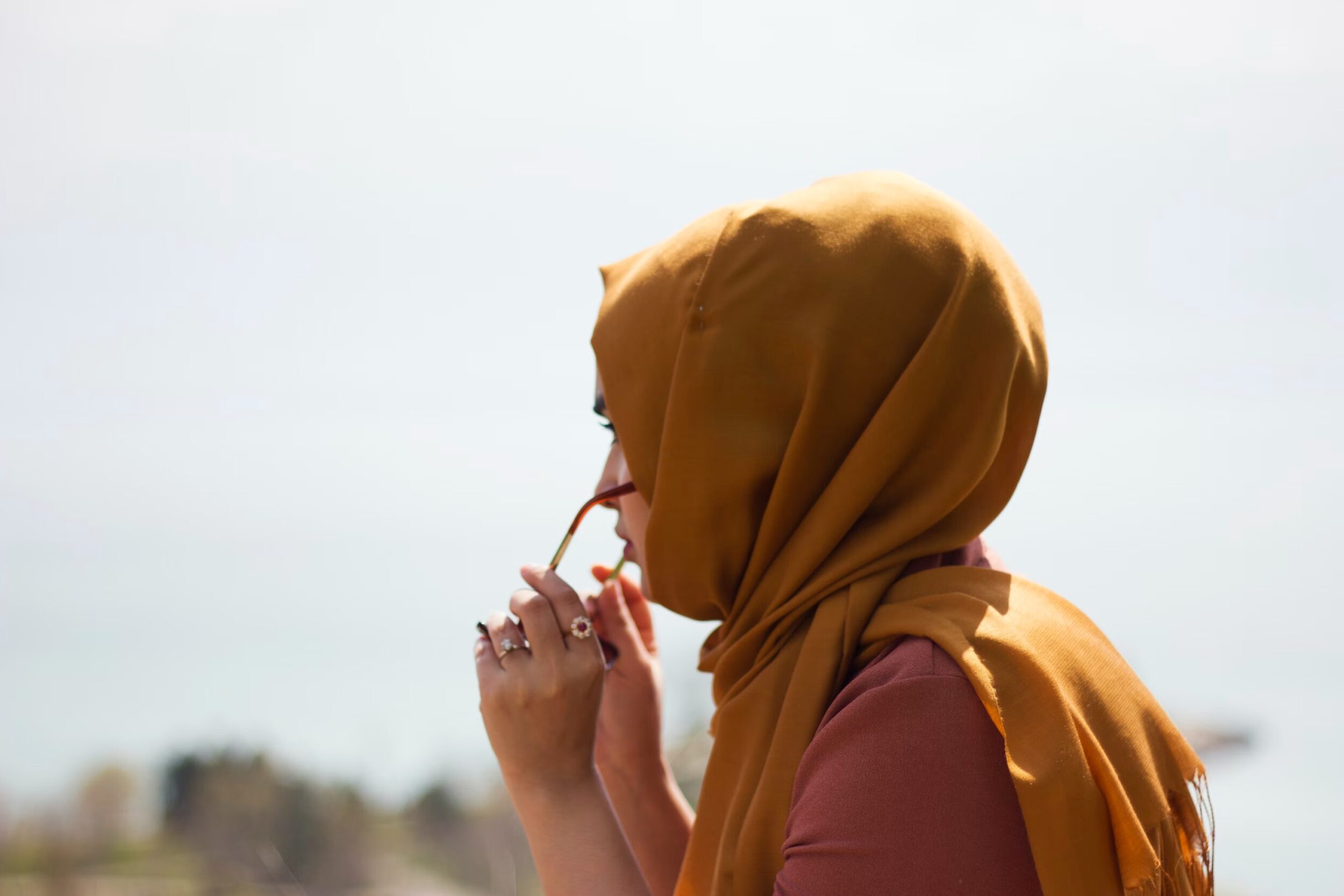 femme-hijab-lunette