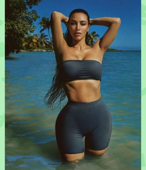 Kim Kardashian sort ses premiers maillots de bain Skims