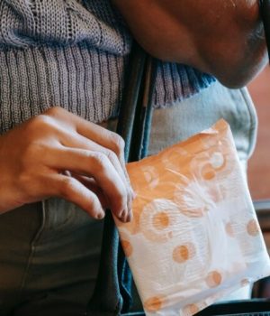 pexels-sora-shimazaki-protection règles santé menstruelle pexels-sora-shimazaki-protection règles santé menstruelle