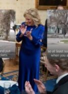 Pourquoi le tournesol jaune sur la robe bleue de Jill Biden fait écho à l’Ukraine