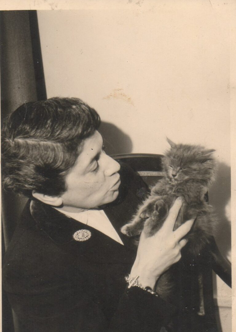 850px-Andrée_Jacob_et_Gaza_1956 850px-Andrée_Jacob_et_Gaza_1956