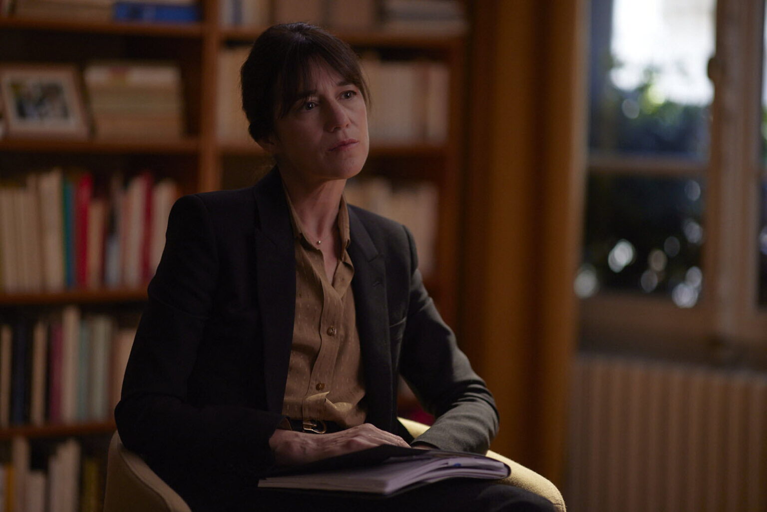 charlotte-gainsbourg-joue-le-role-d-analyste-de-l-analyste-photo-arte-manuel-moutier-1648641956 charlotte-gainsbourg-joue-le-role-d-analyste-de-l-analyste-photo-arte-manuel-moutier-1648641956
