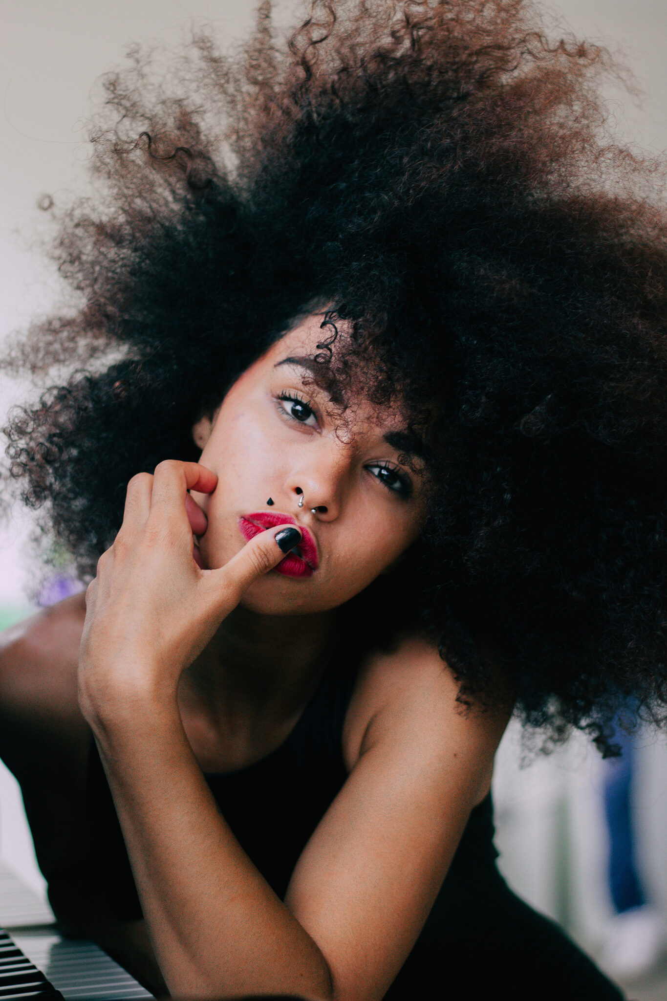 demeler-cheveux-frises-crepus-boucles demeler-cheveux-frises-crepus-boucles