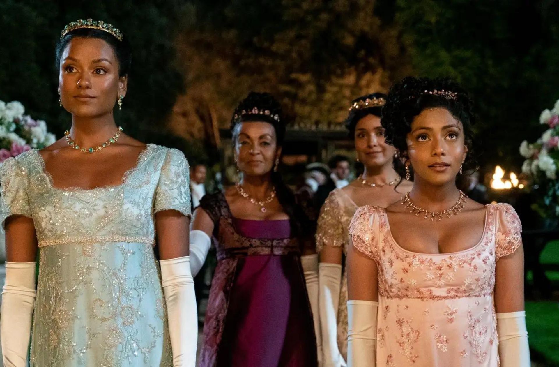 Des femmes de la famille Sharma dans la saison 2 de Bridgerton