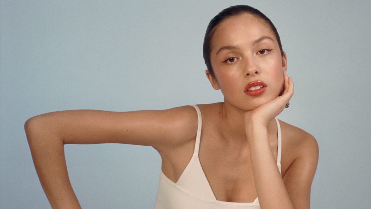 Glossier-espere-un-rafraichissement-beaute-avec-Olivia-Rodrigo