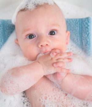 lait-maternel-bain-bebe lait-maternel-bain-bebe