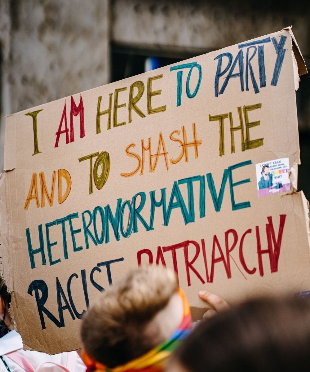 raphael-renter-unsplash – smash heteronormative racist patriarchy raphael-renter-unsplash – smash heteronormative racist patriarchy