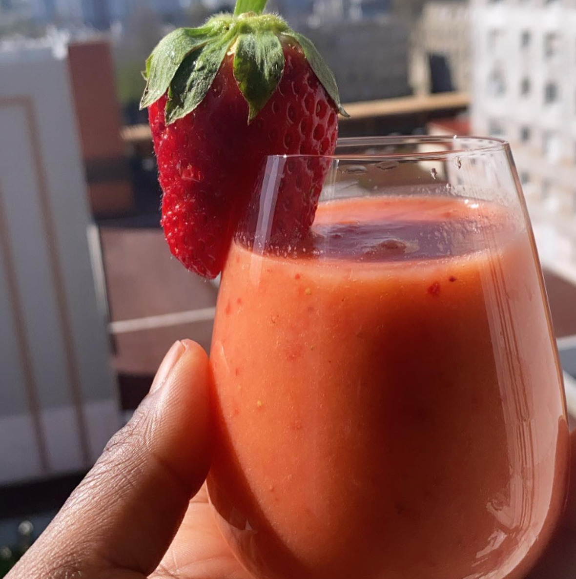 smoothie-fraise-rhubarbe-recette